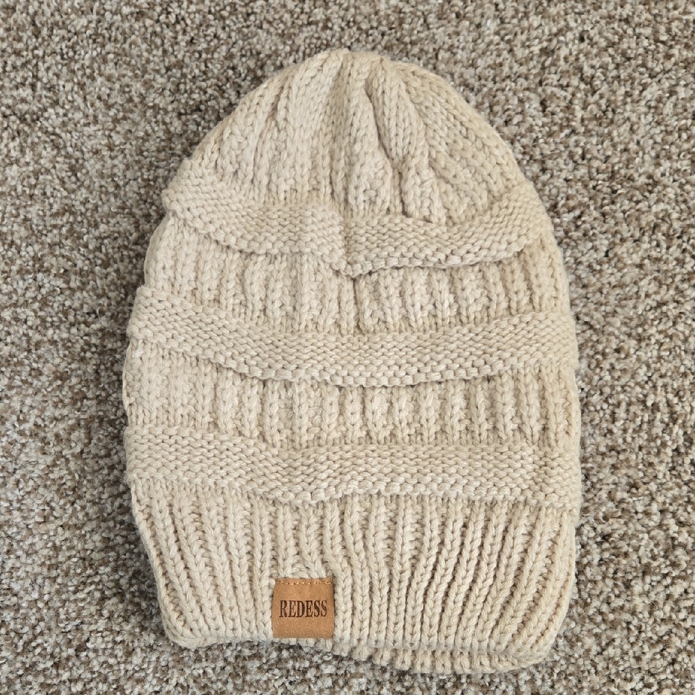 Redess Cream Knit Beanie